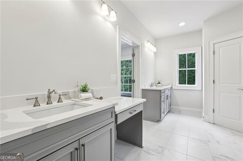 Alpharetta, Georgia, 30009, United States, 3 Bedrooms Bedrooms, ,4 BathroomsBathrooms,Residential,Active,1946539