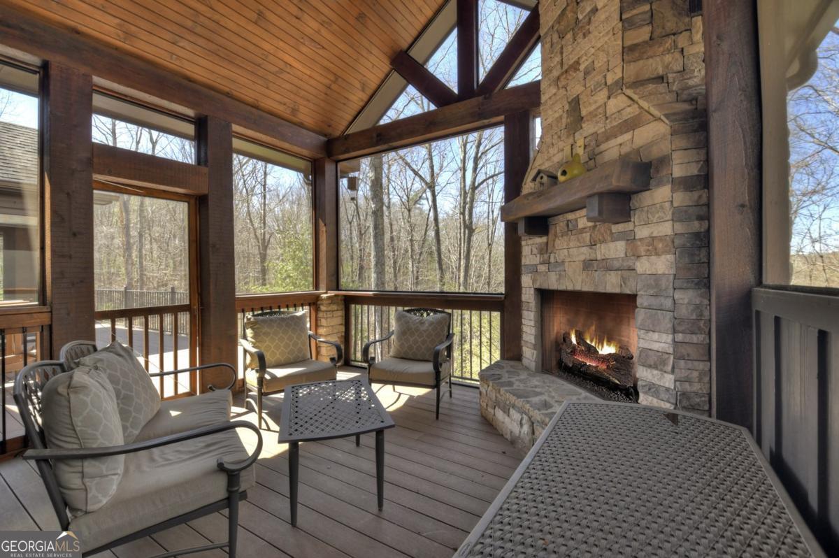 Ellijay, Georgia, 30536, United States, 5 Bedrooms Bedrooms, ,6 BathroomsBathrooms,Residential,Active,1953697