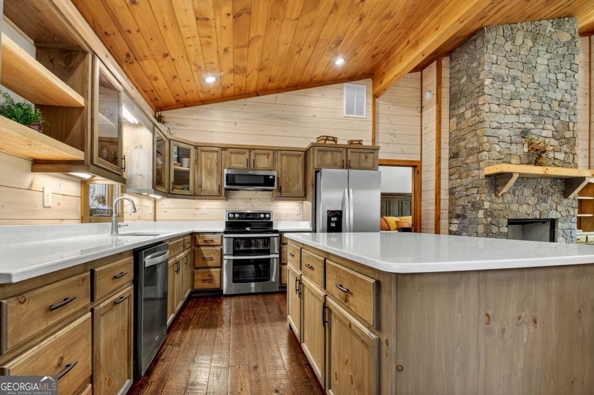 Morganton, Georgia, 30560, United States, 4 Bedrooms Bedrooms, ,4 BathroomsBathrooms,Residential,Active,1853343