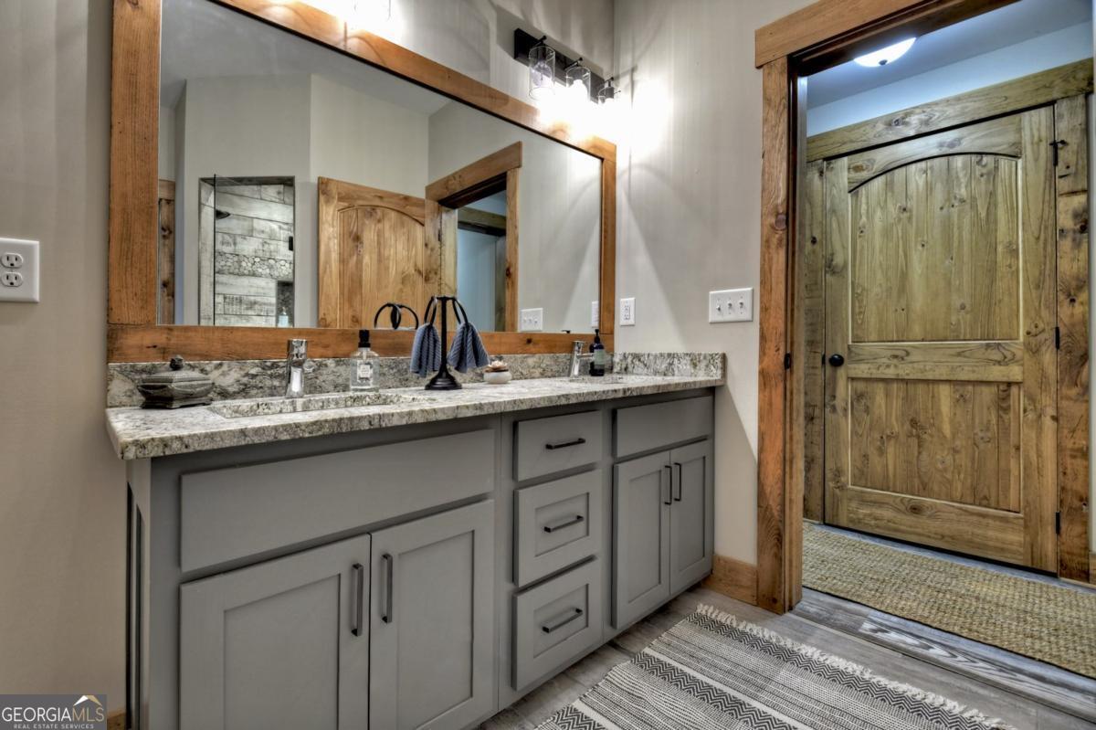 Ellijay, Georgia, 30540, United States, 5 Bedrooms Bedrooms, ,4 BathroomsBathrooms,Residential,Active,1954017