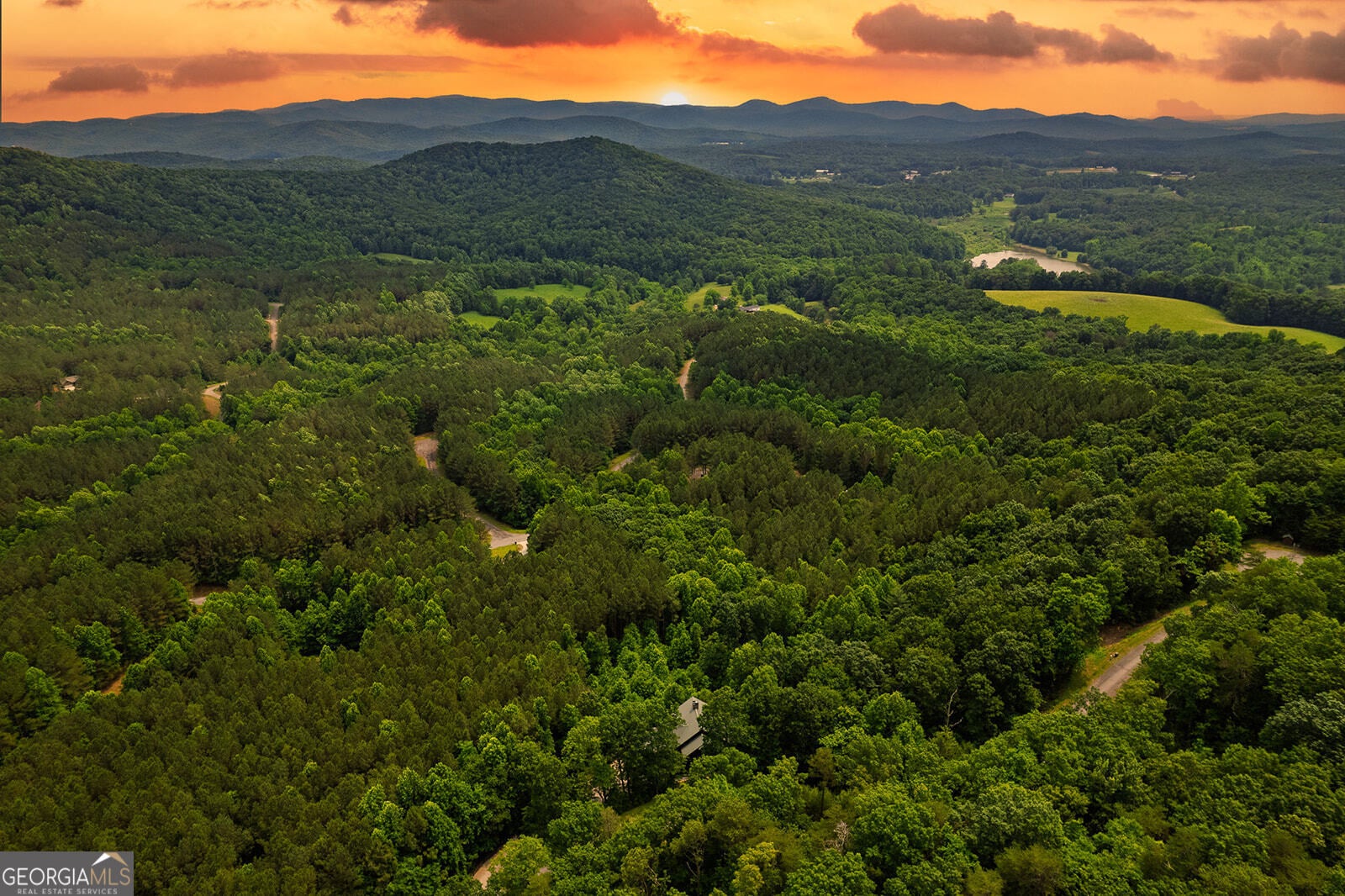 Ellijay, Georgia, 30536, United States, 6 Bedrooms Bedrooms, ,5 BathroomsBathrooms,Residential,Active,1936401