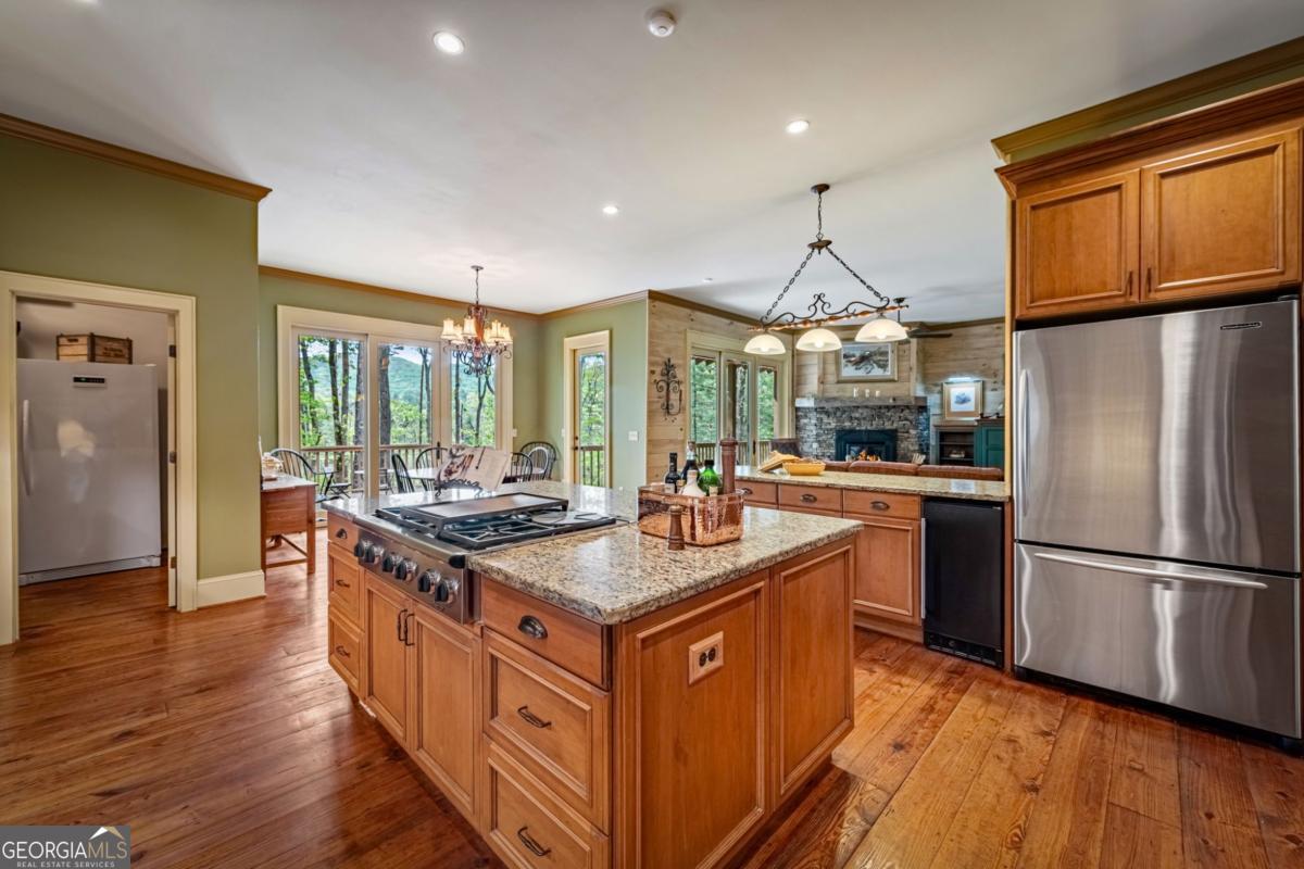 Ellijay, Georgia, 30536, United States, ,4 BathroomsBathrooms,Residential,Active,1806919