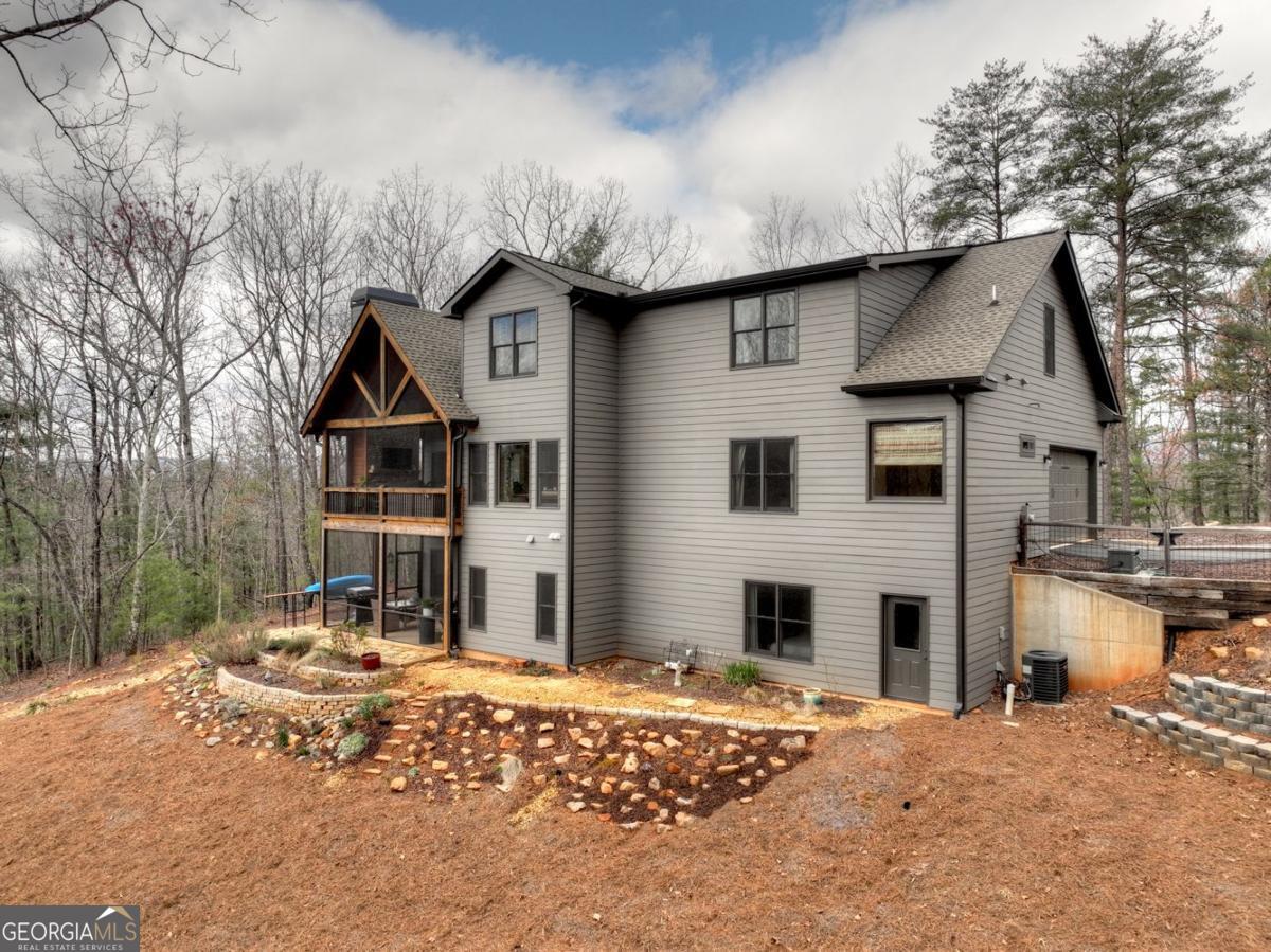 Ellijay, Georgia, 30540, United States, 5 Bedrooms Bedrooms, ,4 BathroomsBathrooms,Residential,Active,1954017