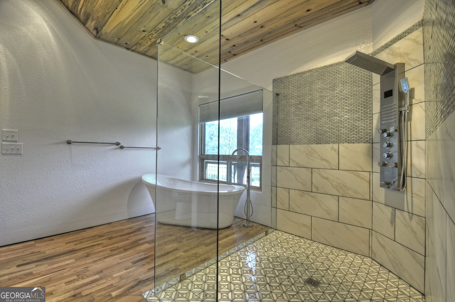 Morganton, Georgia, 30560, United States, 5 Bedrooms Bedrooms, ,3 BathroomsBathrooms,Residential,Active,1798022