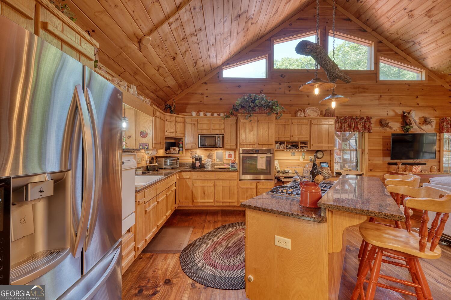Blairsville, Georgia, 30512, United States, 4 Bedrooms Bedrooms, ,5 BathroomsBathrooms,Residential,Active,1898219