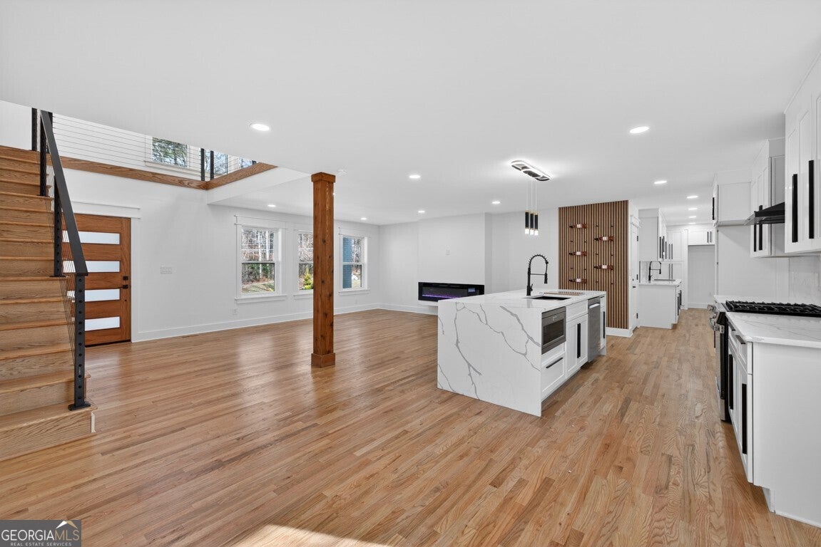 Norcross, Georgia, 30071, United States, 6 Bedrooms Bedrooms, ,5 BathroomsBathrooms,Residential,Active,2009837