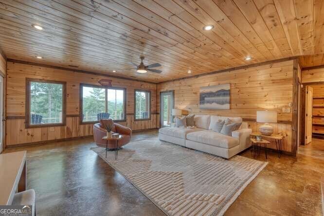 Blue Ridge, Georgia, 30513, United States, 5 Bedrooms Bedrooms, ,4 BathroomsBathrooms,Residential,Active,1922342