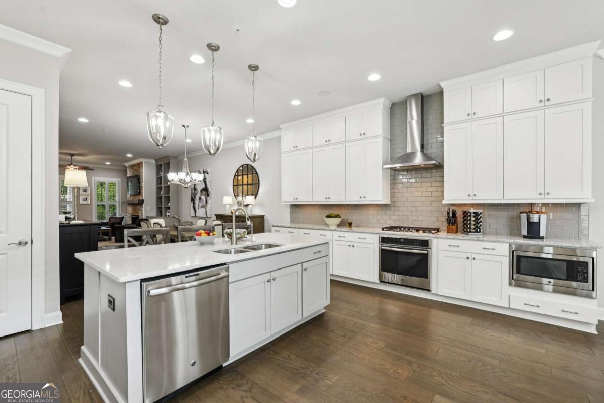 Alpharetta, Georgia, 30009, United States, 3 Bedrooms Bedrooms, ,4 BathroomsBathrooms,Residential,Active,1914849