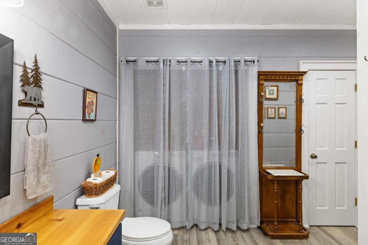 Blue Ridge, Georgia, 30513, United States, 4 Bedrooms Bedrooms, ,4 BathroomsBathrooms,Residential,Active,1990584