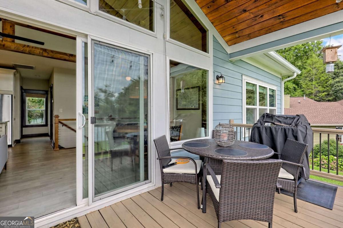 Hiawassee, Georgia, 30546, United States, 2 Bedrooms Bedrooms, ,3 BathroomsBathrooms,Residential,Active,1914779