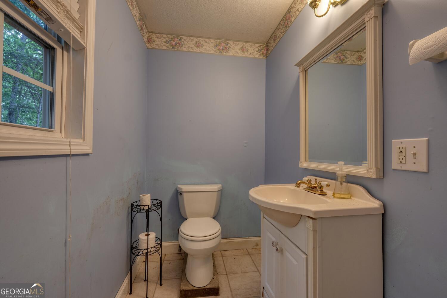 Blairsville, Georgia, 30512, United States, 4 Bedrooms Bedrooms, ,4 BathroomsBathrooms,Residential,Active,1897990