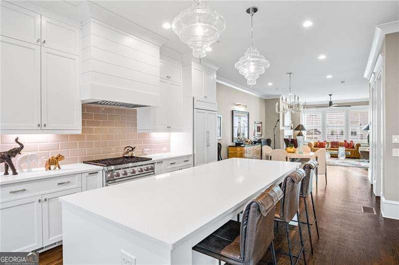 Atlanta, Georgia, 30319, United States, 3 Bedrooms Bedrooms, ,5 BathroomsBathrooms,Residential,Active,1996298