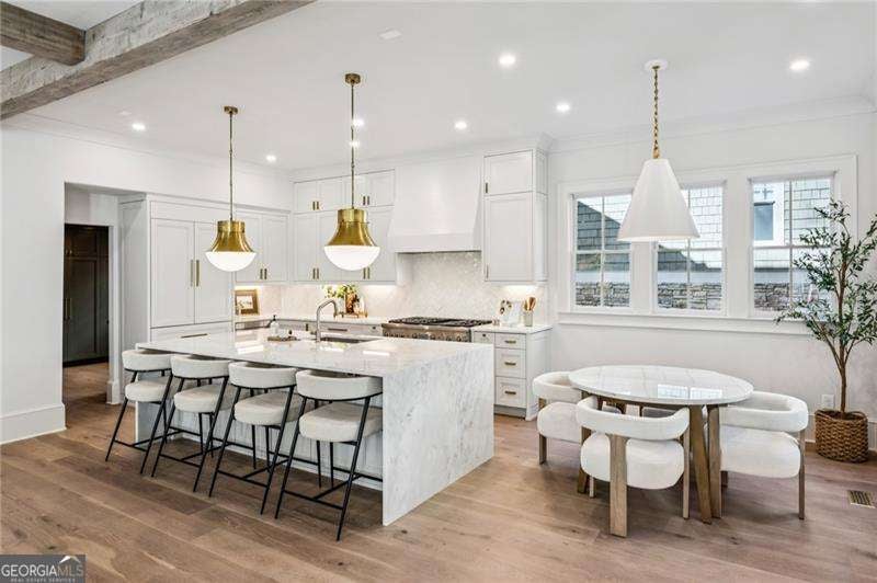 Atlanta, Georgia, 30306, United States, 6 Bedrooms Bedrooms, ,7 BathroomsBathrooms,Residential,Active,1994977