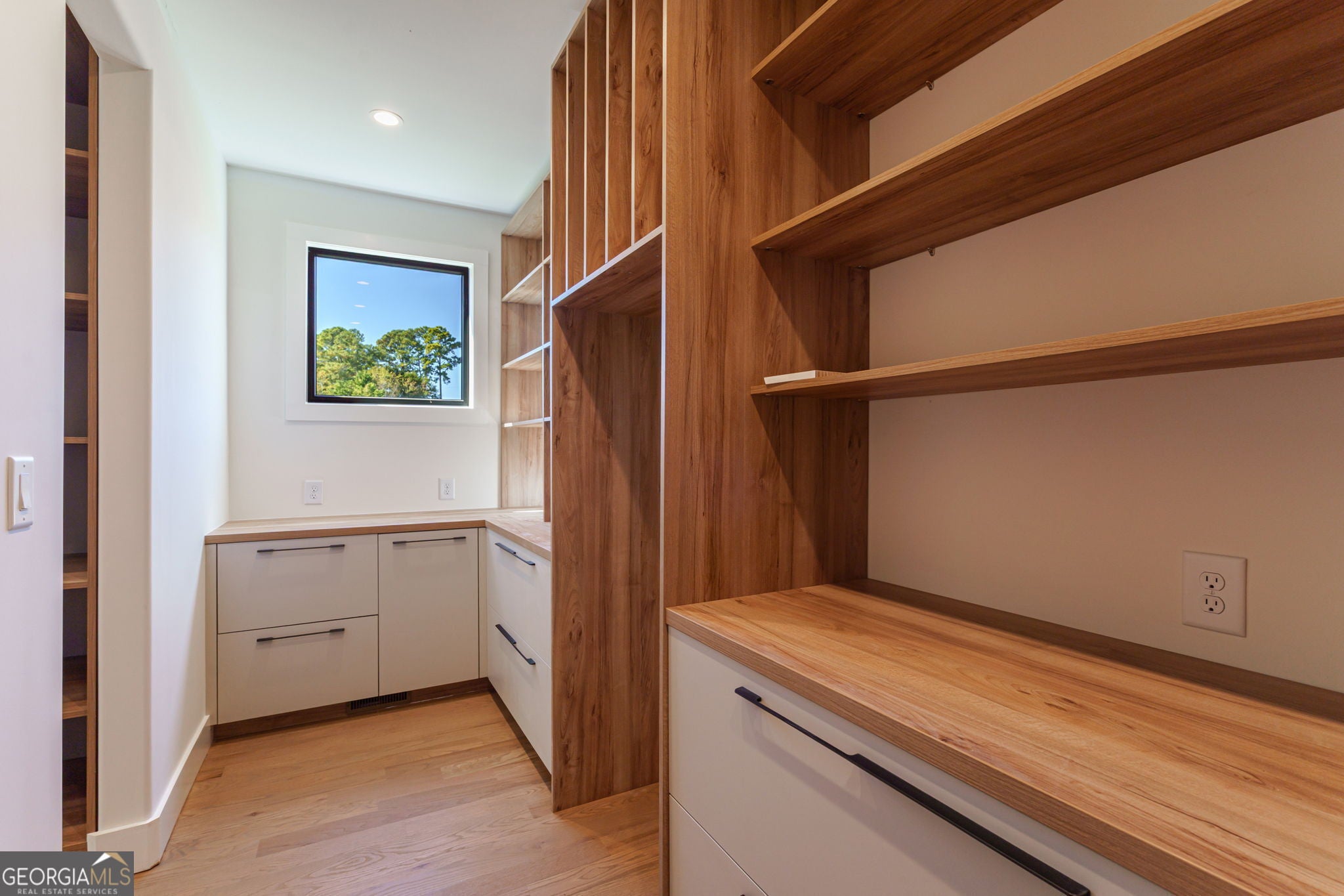 Cumming, Georgia, 30041, United States, 4 Bedrooms Bedrooms, ,4 BathroomsBathrooms,Residential,Active,1969675