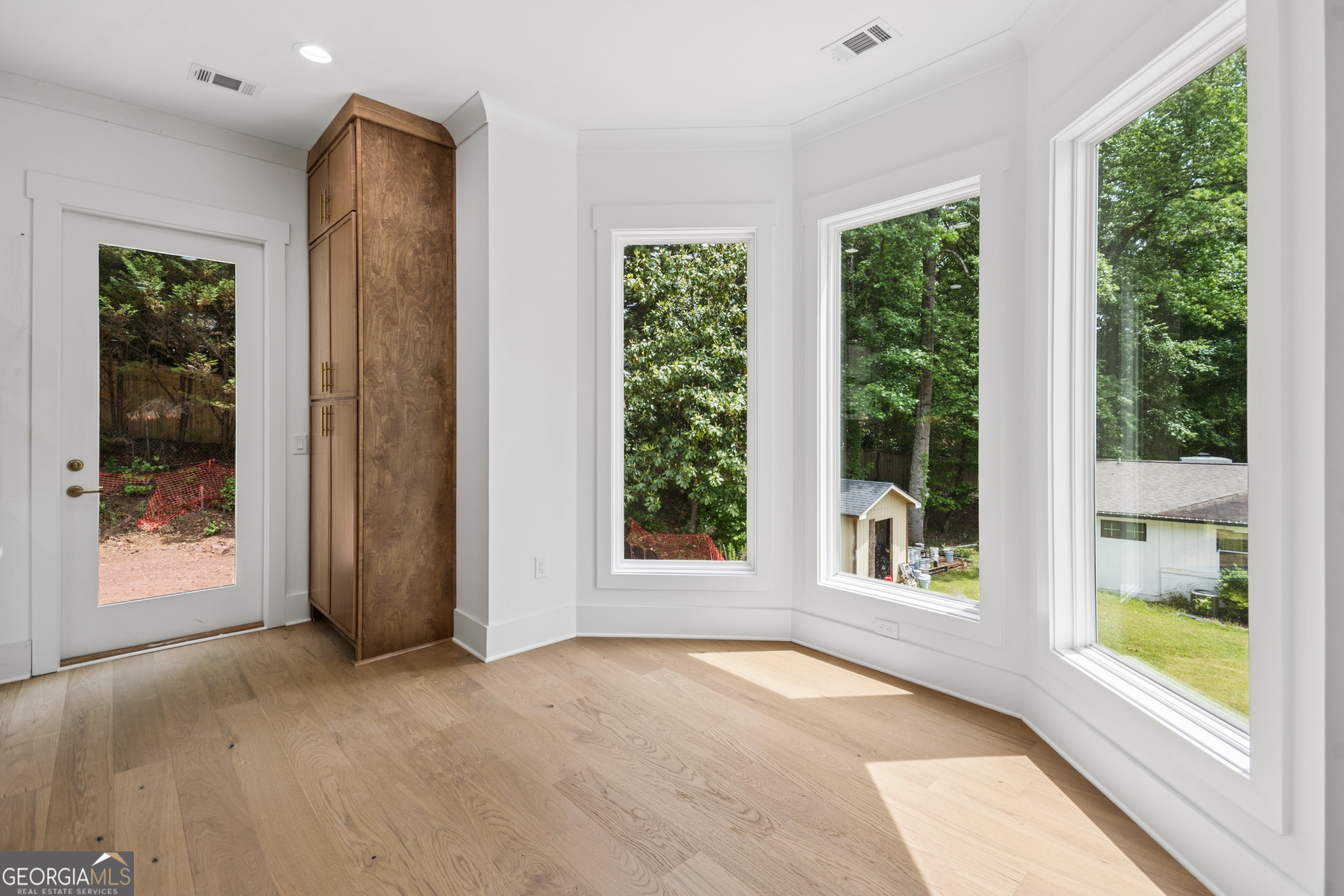 Alpharetta, Georgia, 30022, United States, 5 Bedrooms Bedrooms, ,4 BathroomsBathrooms,Residential,Active,2044146