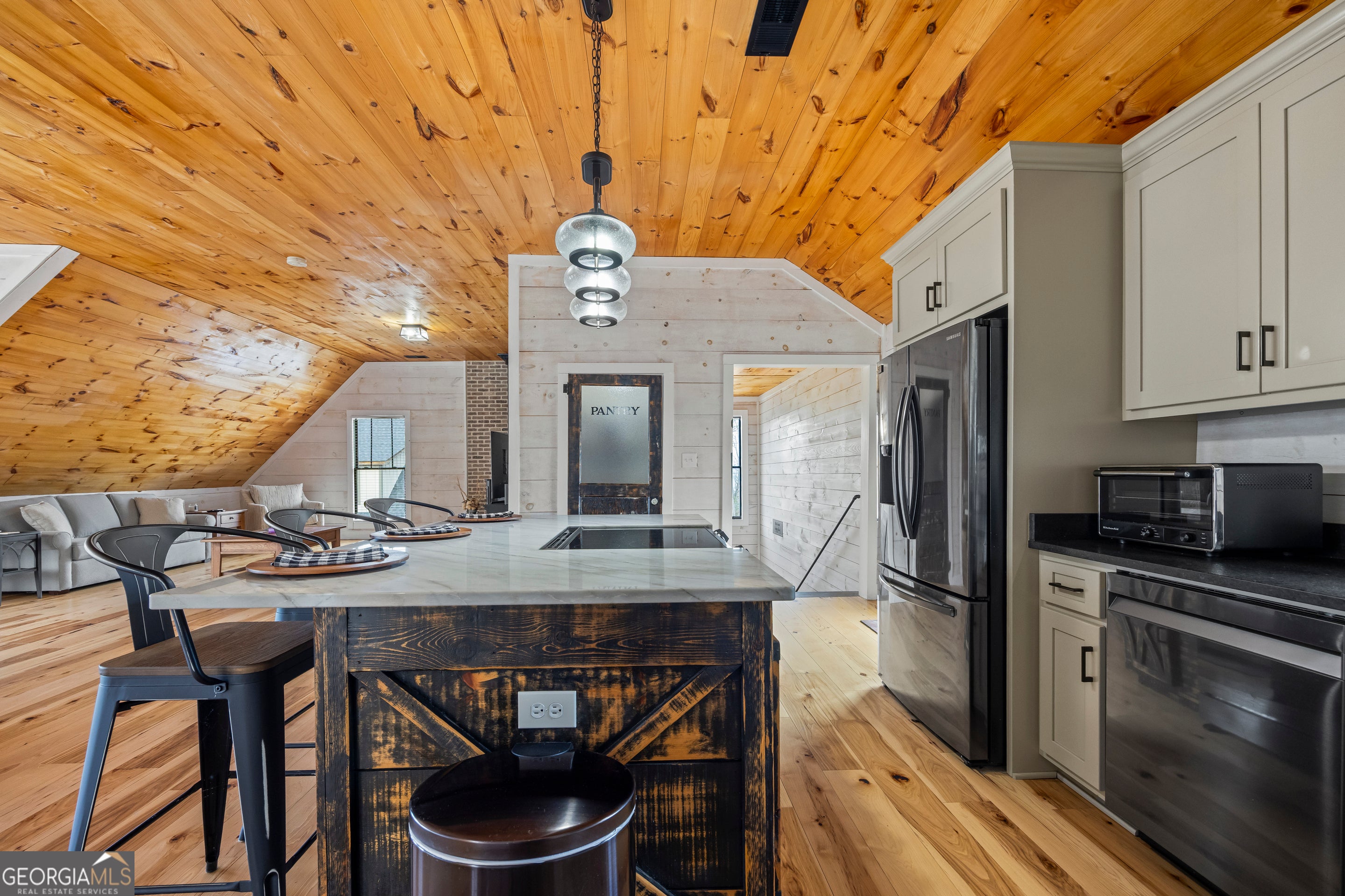 Hartwell, Georgia, 30643, United States, 6 Bedrooms Bedrooms, ,6 BathroomsBathrooms,Residential,Active,2011216