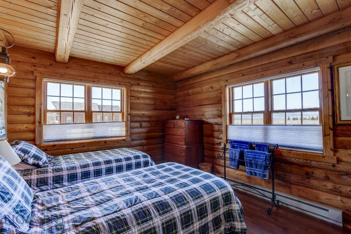 Cameron, Montana, 59720, United States, ,2 BathroomsBathrooms,Residential,Active,1769574