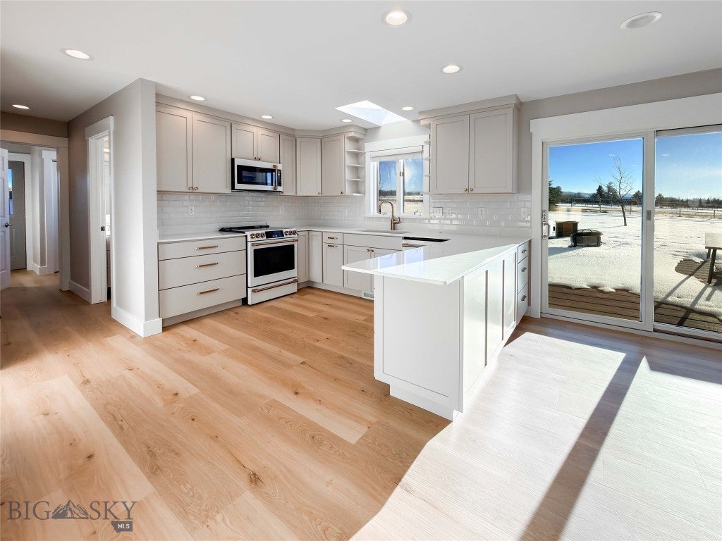 Bozeman, Montana, 59718, United States, 4 Bedrooms Bedrooms, ,5 BathroomsBathrooms,Residential,Active,2002618