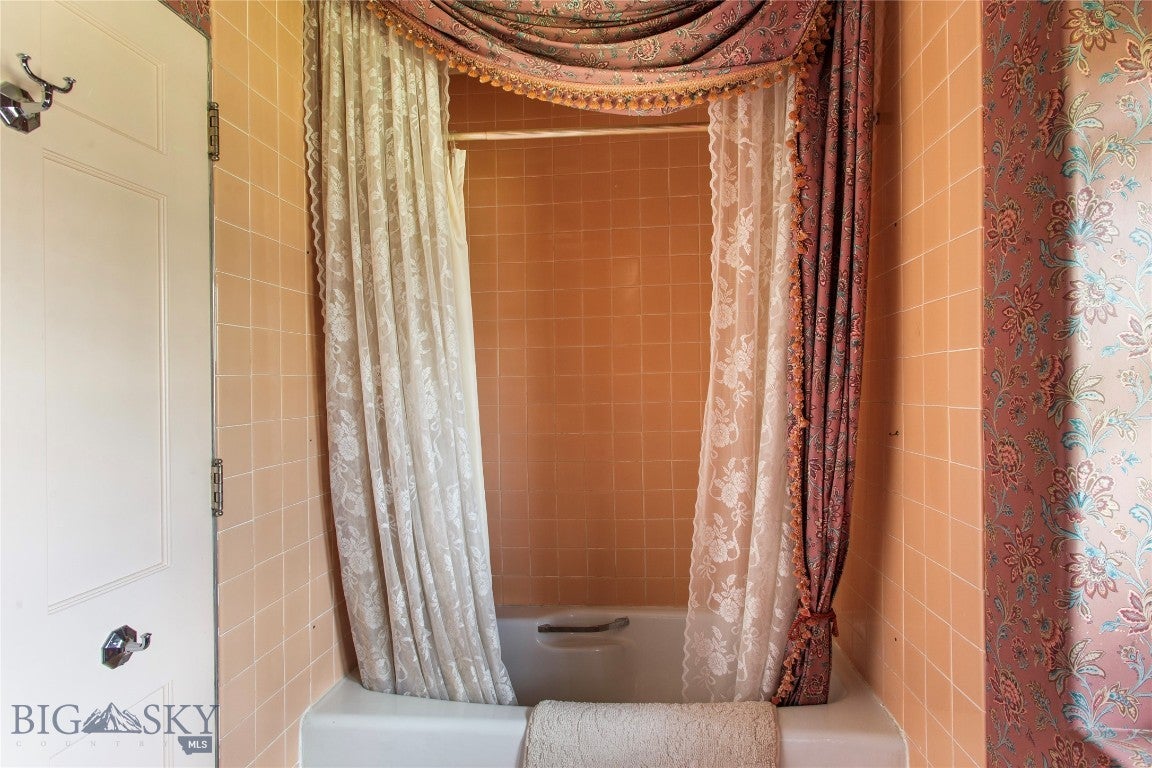 Butte, Montana, 59701, United States, 5 Bedrooms Bedrooms, ,3 BathroomsBathrooms,Residential,Active,1909636