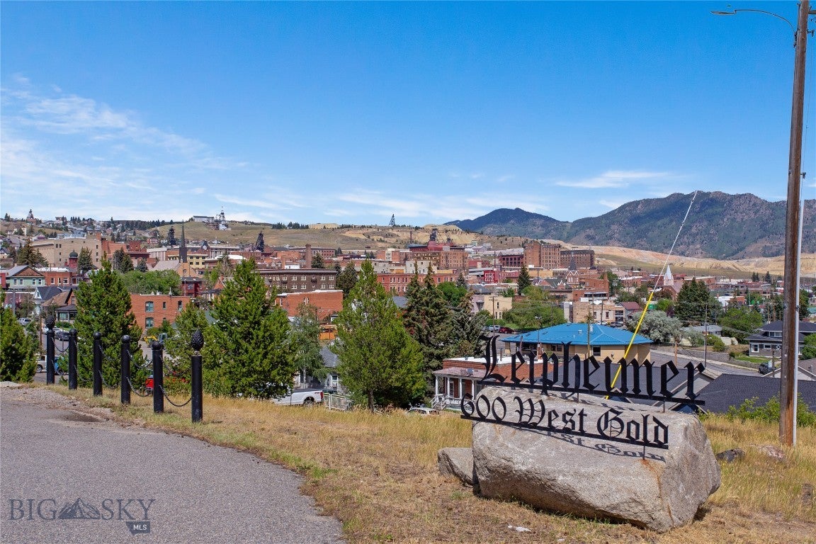 Butte, Montana, 59701, United States, 5 Bedrooms Bedrooms, ,3 BathroomsBathrooms,Residential,Active,1909636