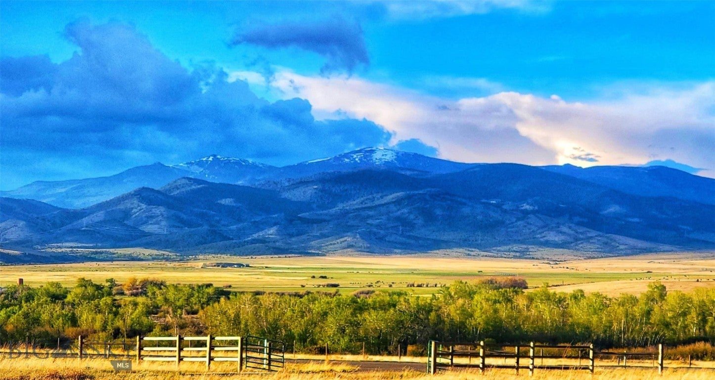 Boulder, Montana, 59632, United States, 5 Bedrooms Bedrooms, ,3 BathroomsBathrooms,Residential,Active,1909637