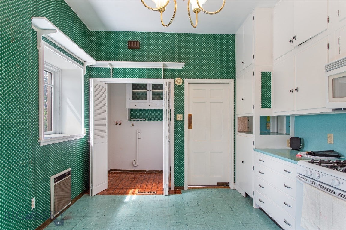 Butte, Montana, 59701, United States, 5 Bedrooms Bedrooms, ,3 BathroomsBathrooms,Residential,Active,1909636