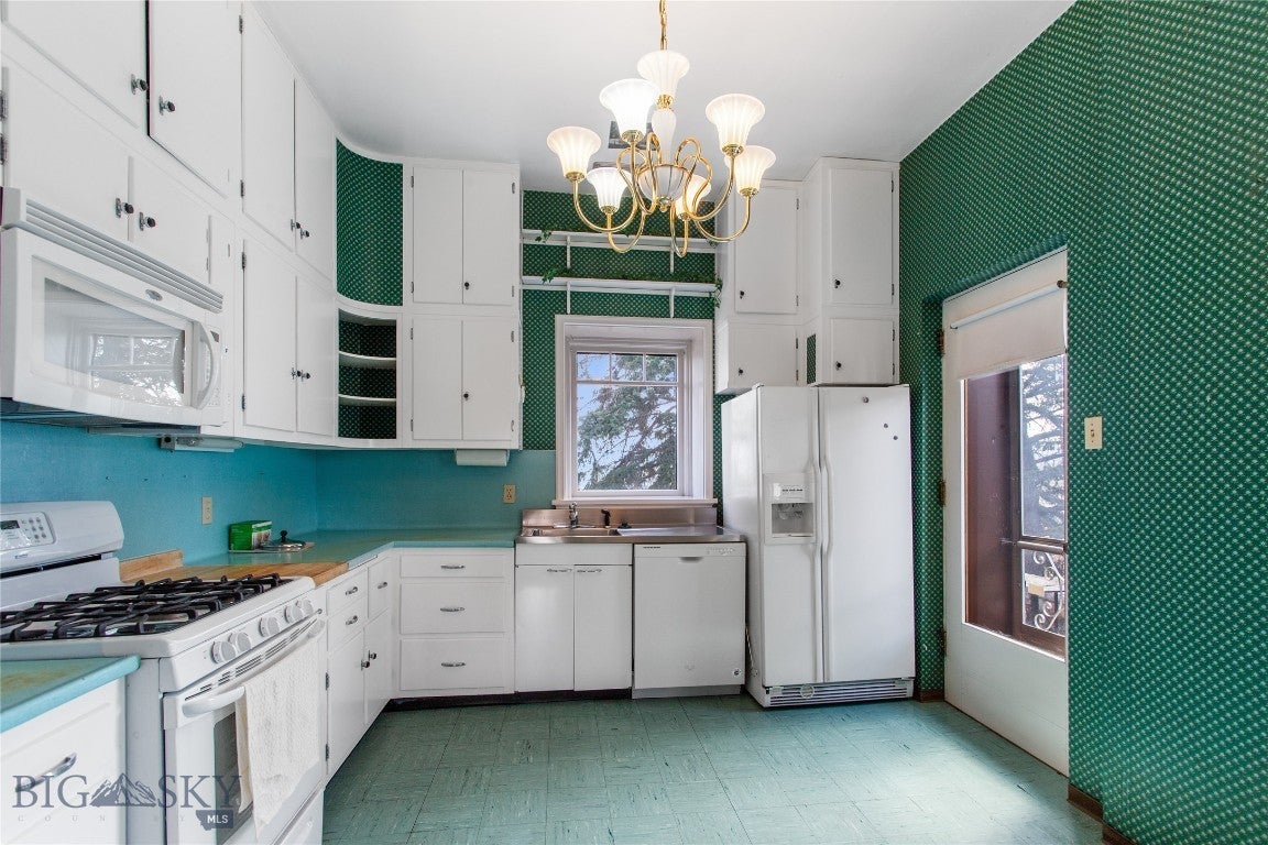 Butte, Montana, 59701, United States, 5 Bedrooms Bedrooms, ,3 BathroomsBathrooms,Residential,Active,1909636