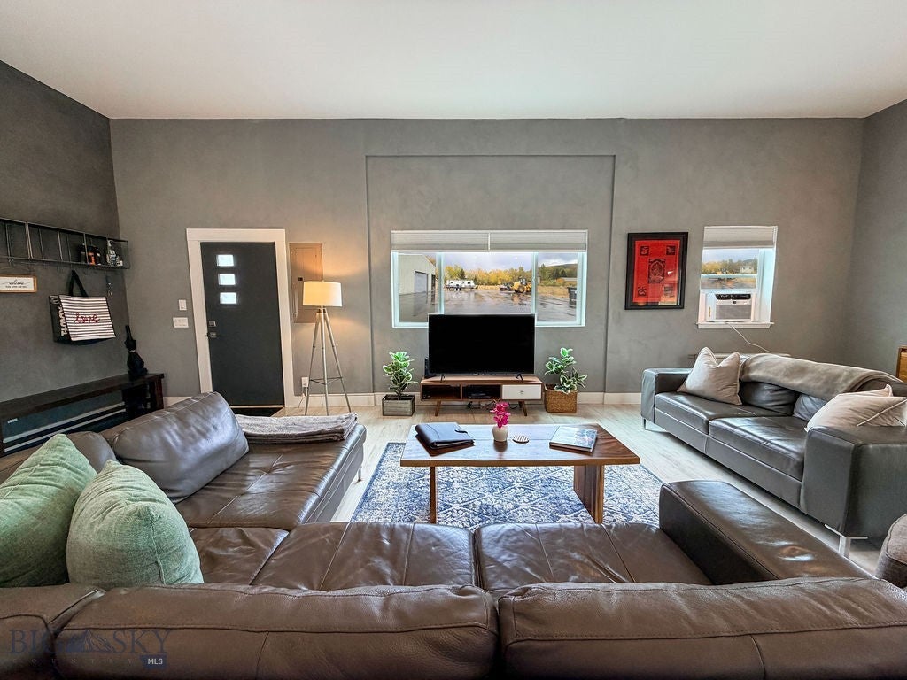 Bozeman, Montana, 59718, United States, 5 Bedrooms Bedrooms, ,5 BathroomsBathrooms,Residential,Active,1959513