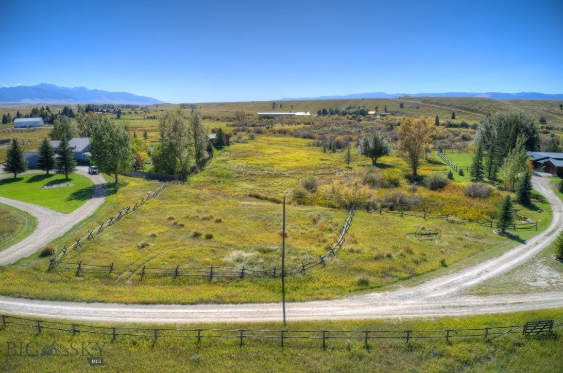 Ennis, Montana, 59729, United States, 4 Bedrooms Bedrooms, ,2 BathroomsBathrooms,Residential,Active,1849550