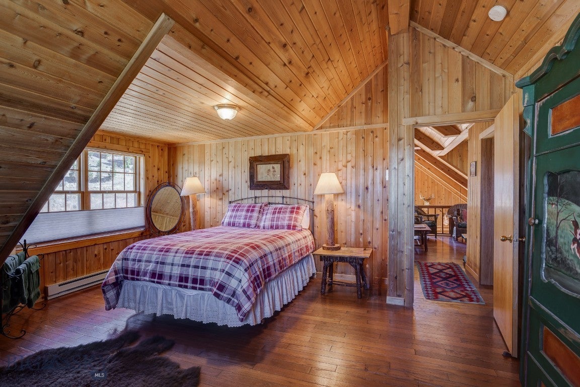 Cameron, Montana, 59720, United States, ,2 BathroomsBathrooms,Residential,Active,1769574