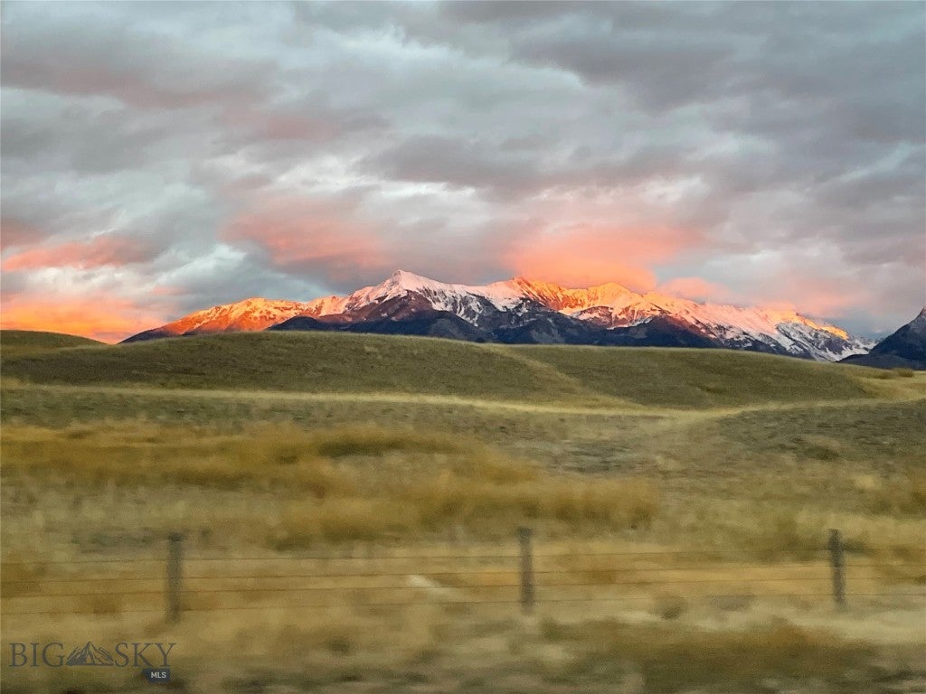 Ennis, Montana, 59729, United States, 4 Bedrooms Bedrooms, ,2 BathroomsBathrooms,Residential,Active,1849550