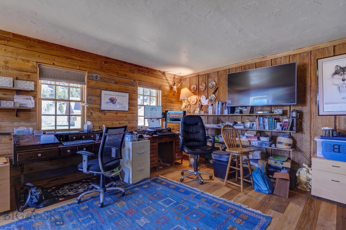 Cameron, Montana, 59720, United States, ,2 BathroomsBathrooms,Residential,Active,1769574