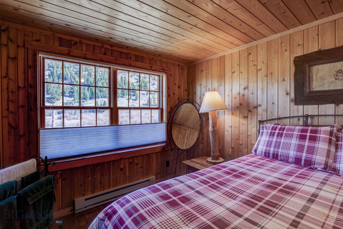 Cameron, Montana, 59720, United States, ,2 BathroomsBathrooms,Residential,Active,1769574