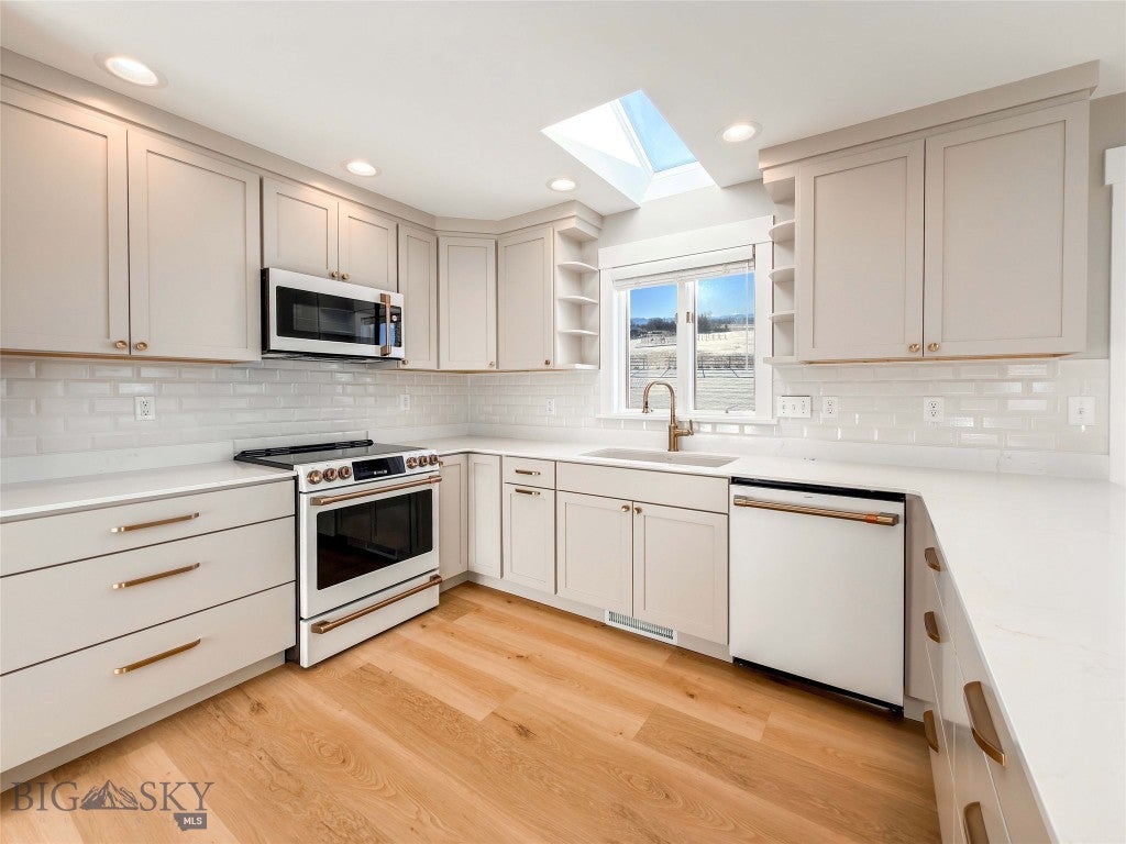 Bozeman, Montana, 59718, United States, 4 Bedrooms Bedrooms, ,5 BathroomsBathrooms,Residential,Active,2002618