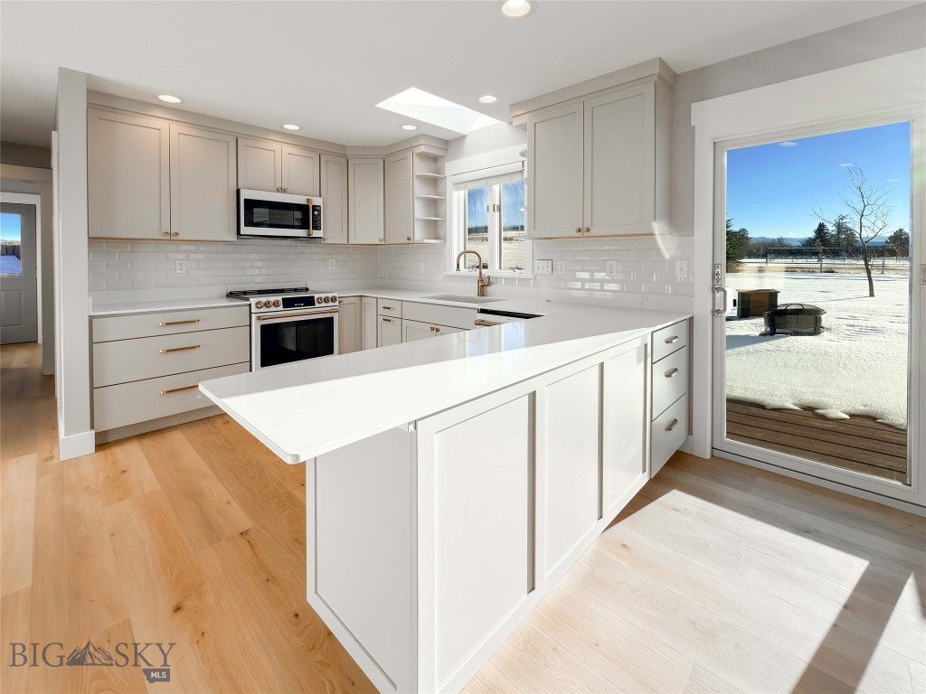 Bozeman, Montana, 59718, United States, 4 Bedrooms Bedrooms, ,5 BathroomsBathrooms,Residential,Active,2002618