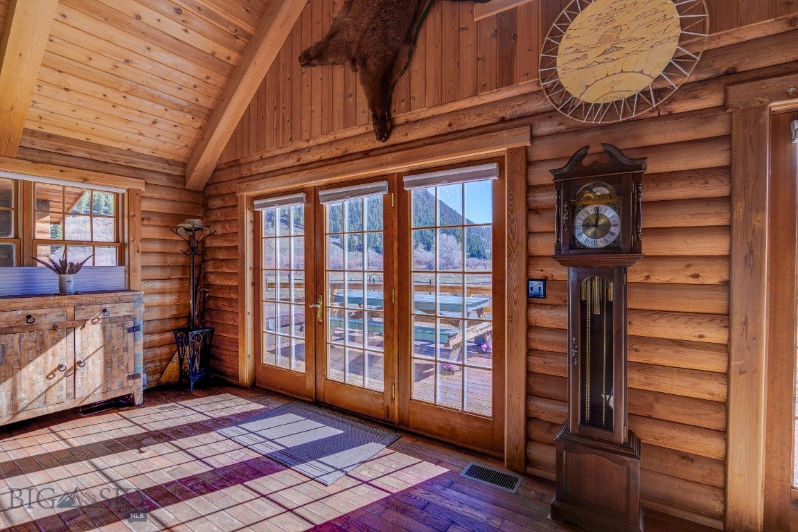 Cameron, Montana, 59720, United States, ,2 BathroomsBathrooms,Residential,Active,1769574