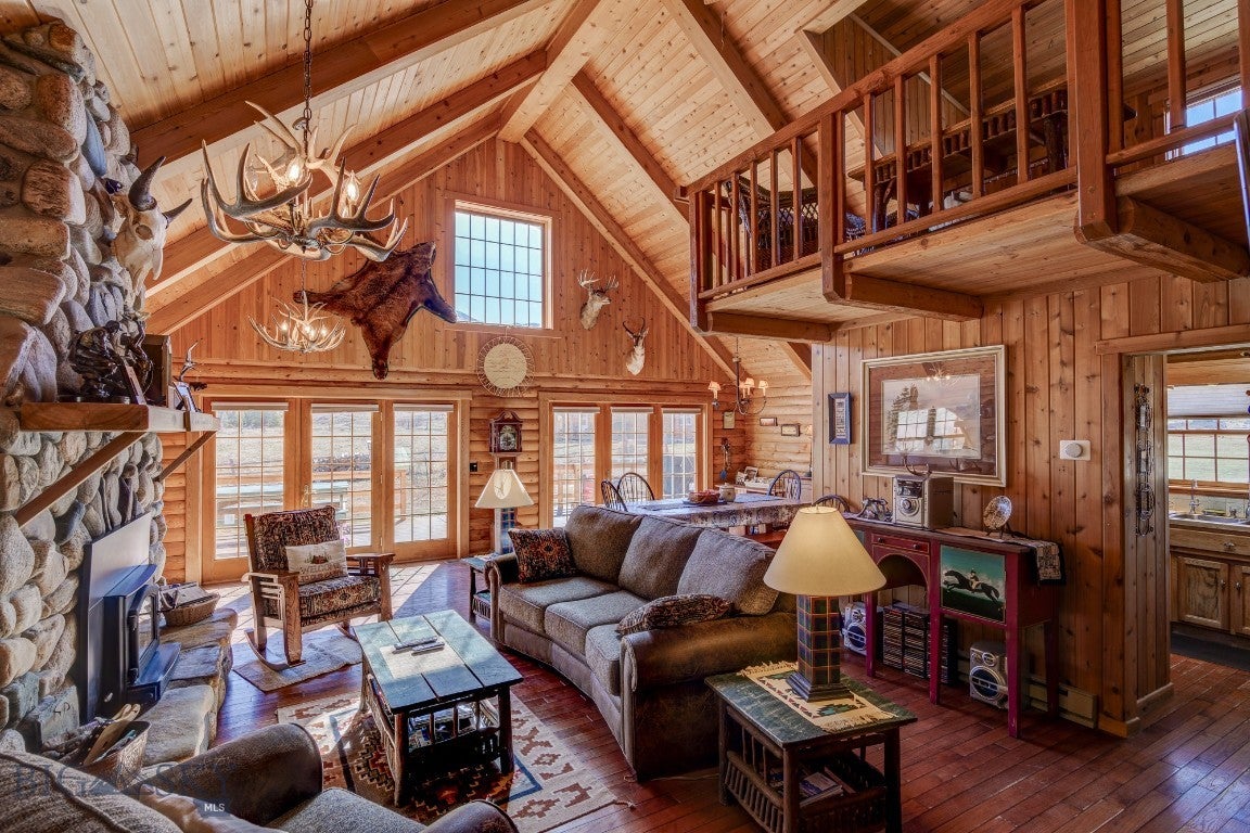 Cameron, Montana, 59720, United States, ,2 BathroomsBathrooms,Residential,Active,1769574