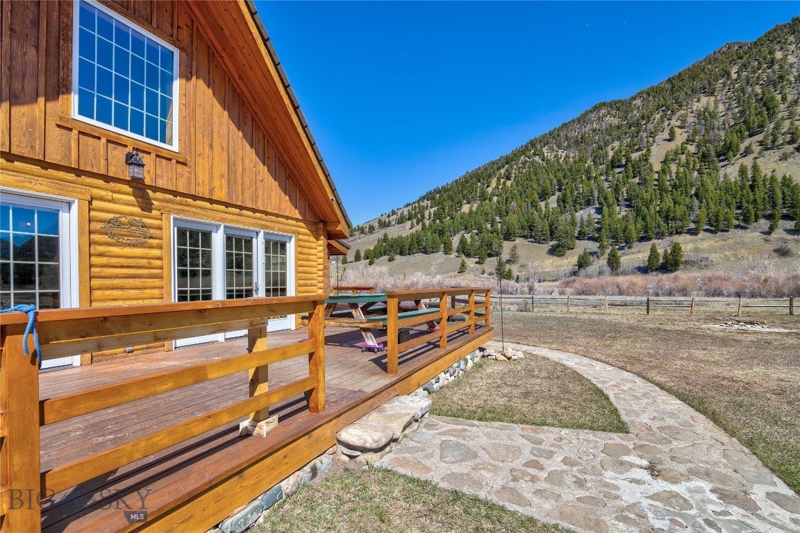 Cameron, Montana, 59720, United States, ,2 BathroomsBathrooms,Residential,Active,1769574