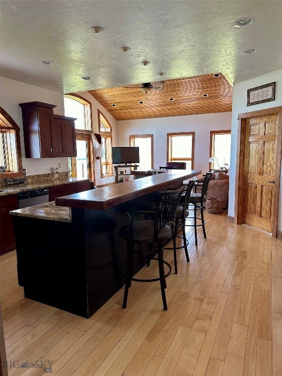 Livingston, Montana, 59047, United States, 4 Bedrooms Bedrooms, ,3 BathroomsBathrooms,Residential,Active,1942401