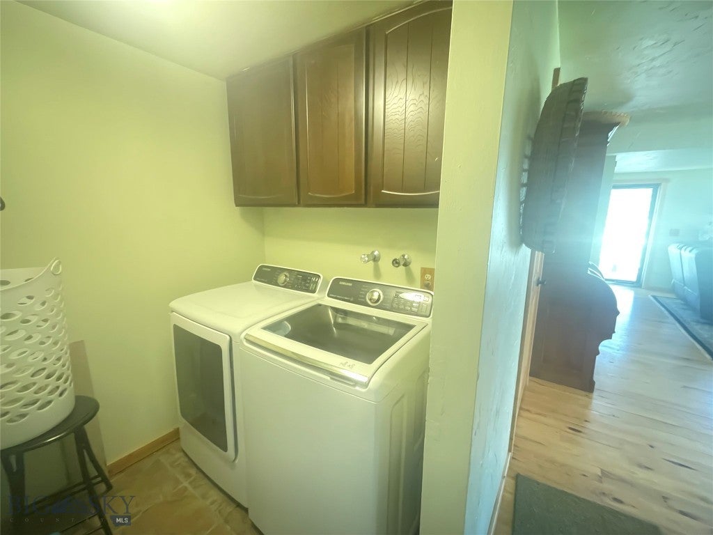 Ennis, Montana, 59729, United States, 4 Bedrooms Bedrooms, ,2 BathroomsBathrooms,Residential,Active,1849550
