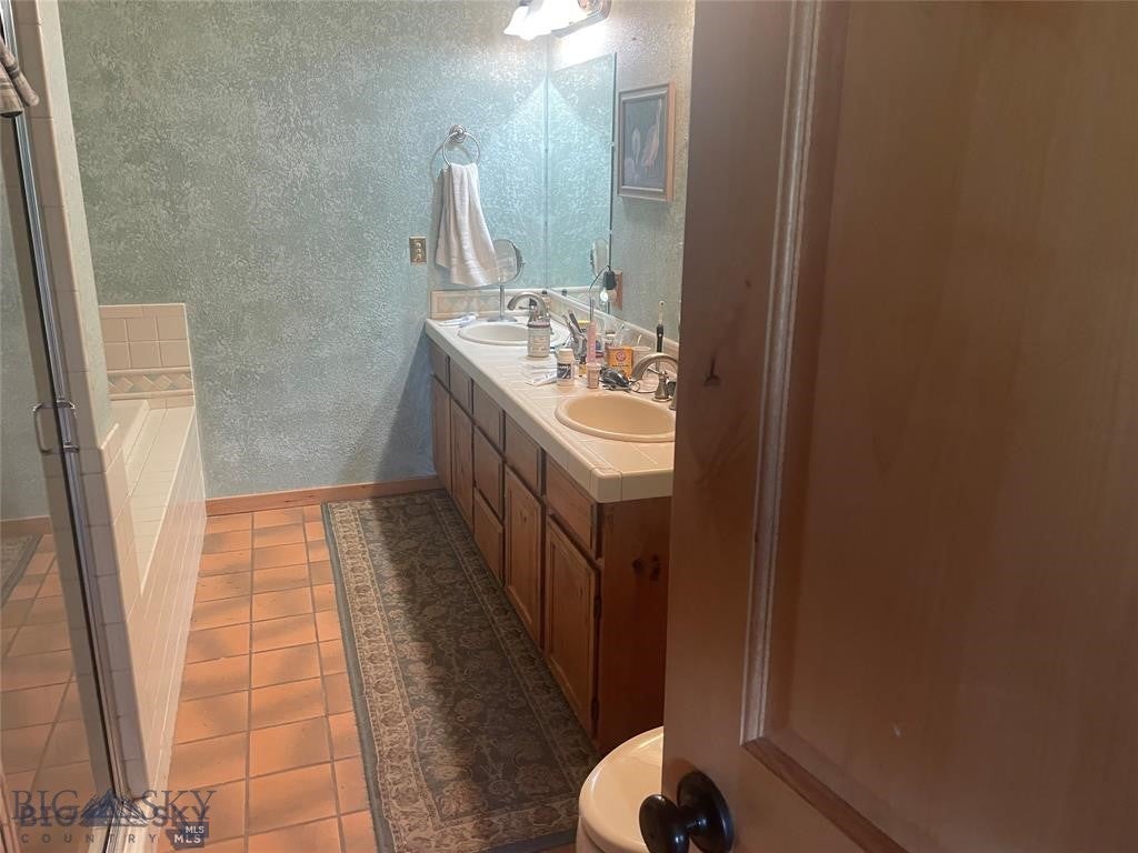 Ennis, Montana, 59729, United States, 4 Bedrooms Bedrooms, ,2 BathroomsBathrooms,Residential,Active,2013181
