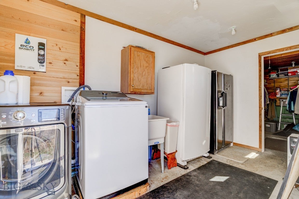 Cameron, Montana, 59720, United States, ,2 BathroomsBathrooms,Residential,Active,1769574