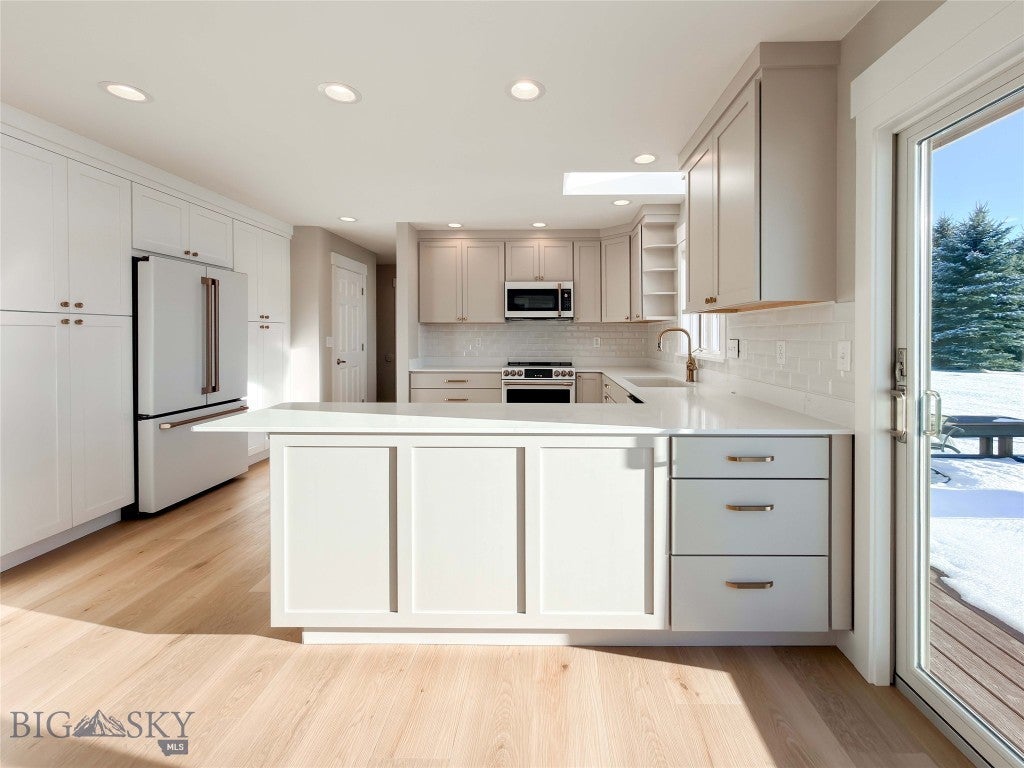 Bozeman, Montana, 59718, United States, 4 Bedrooms Bedrooms, ,5 BathroomsBathrooms,Residential,Active,2002618