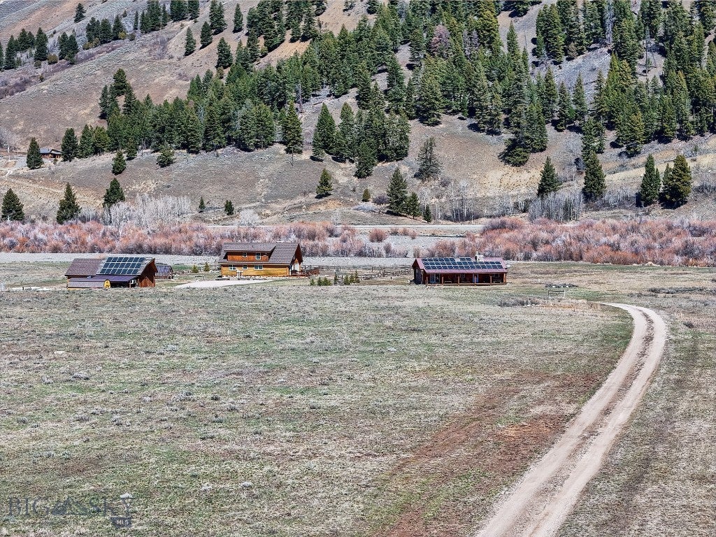 Cameron, Montana, 59720, United States, ,2 BathroomsBathrooms,Residential,Active,1769574