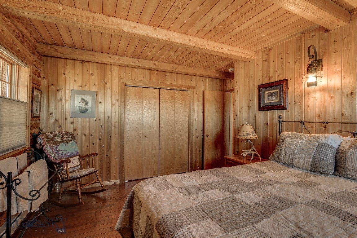 Cameron, Montana, 59720, United States, ,2 BathroomsBathrooms,Residential,Active,1769574