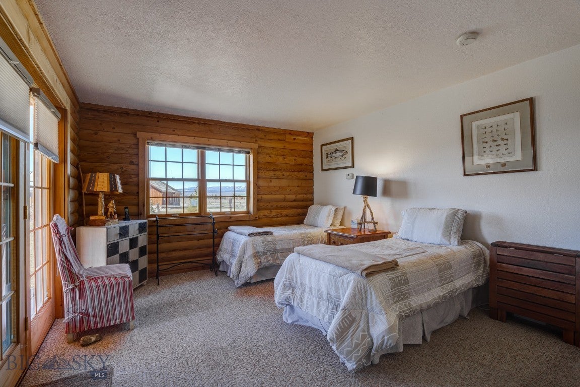 Cameron, Montana, 59720, United States, ,2 BathroomsBathrooms,Residential,Active,1769574