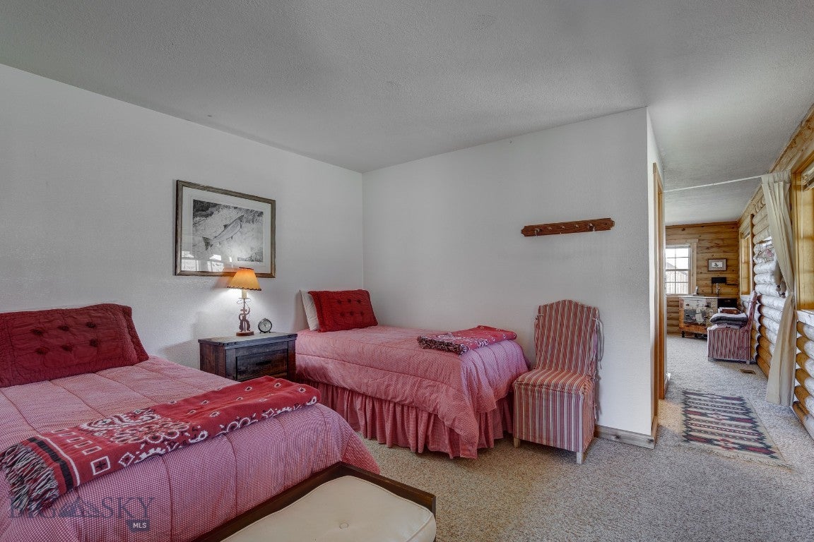 Cameron, Montana, 59720, United States, ,2 BathroomsBathrooms,Residential,Active,1769574