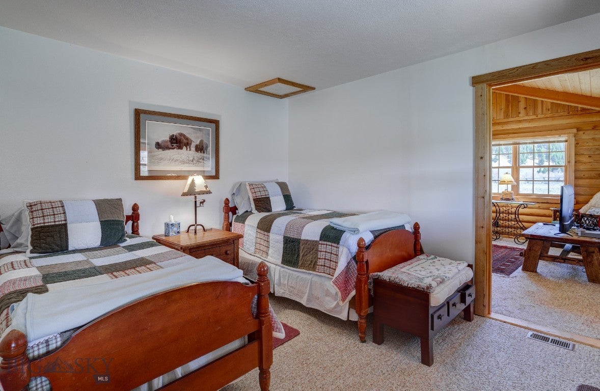 Cameron, Montana, 59720, United States, ,2 BathroomsBathrooms,Residential,Active,1769574