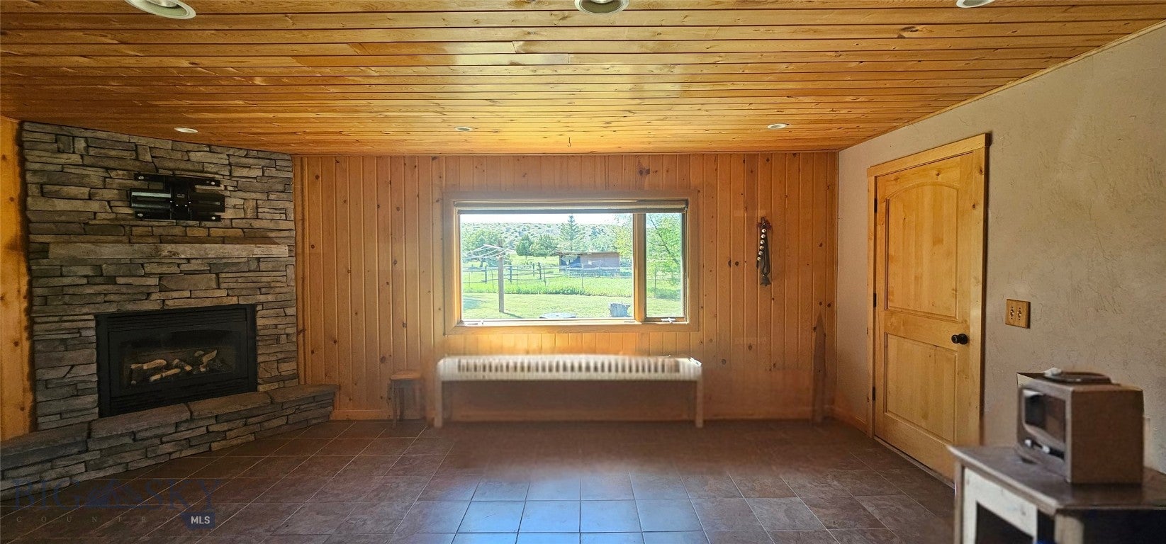 Ennis, Montana, 59729, United States, 4 Bedrooms Bedrooms, ,2 BathroomsBathrooms,Residential,Active,1849550