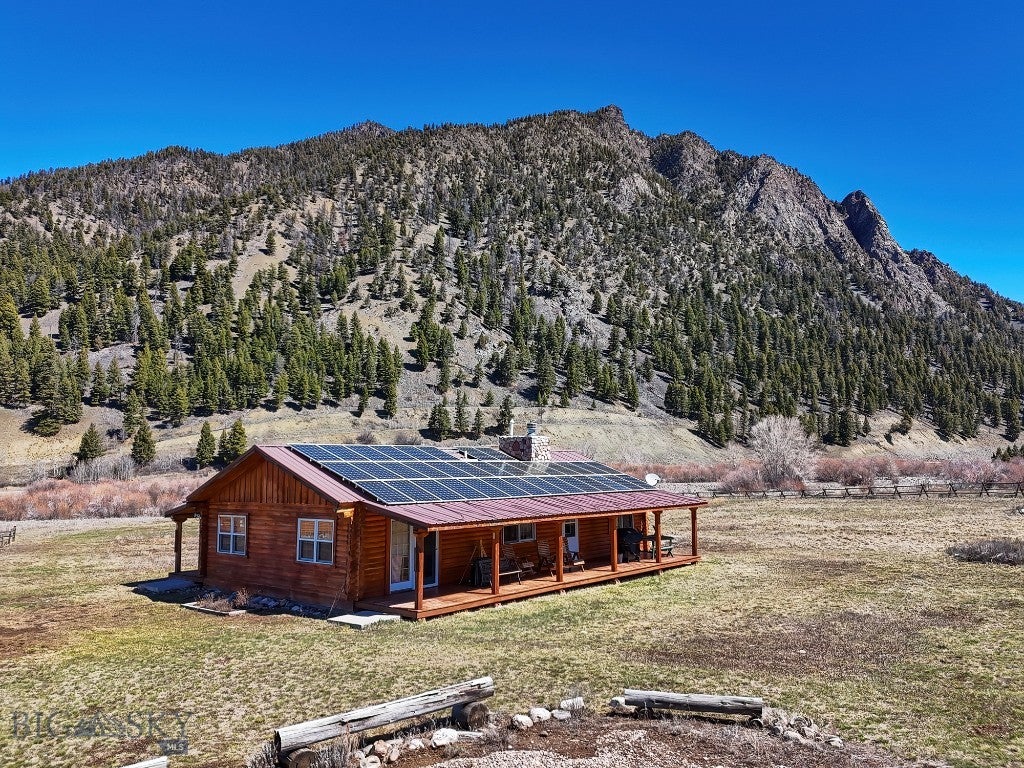 Cameron, Montana, 59720, United States, ,2 BathroomsBathrooms,Residential,Active,1769574